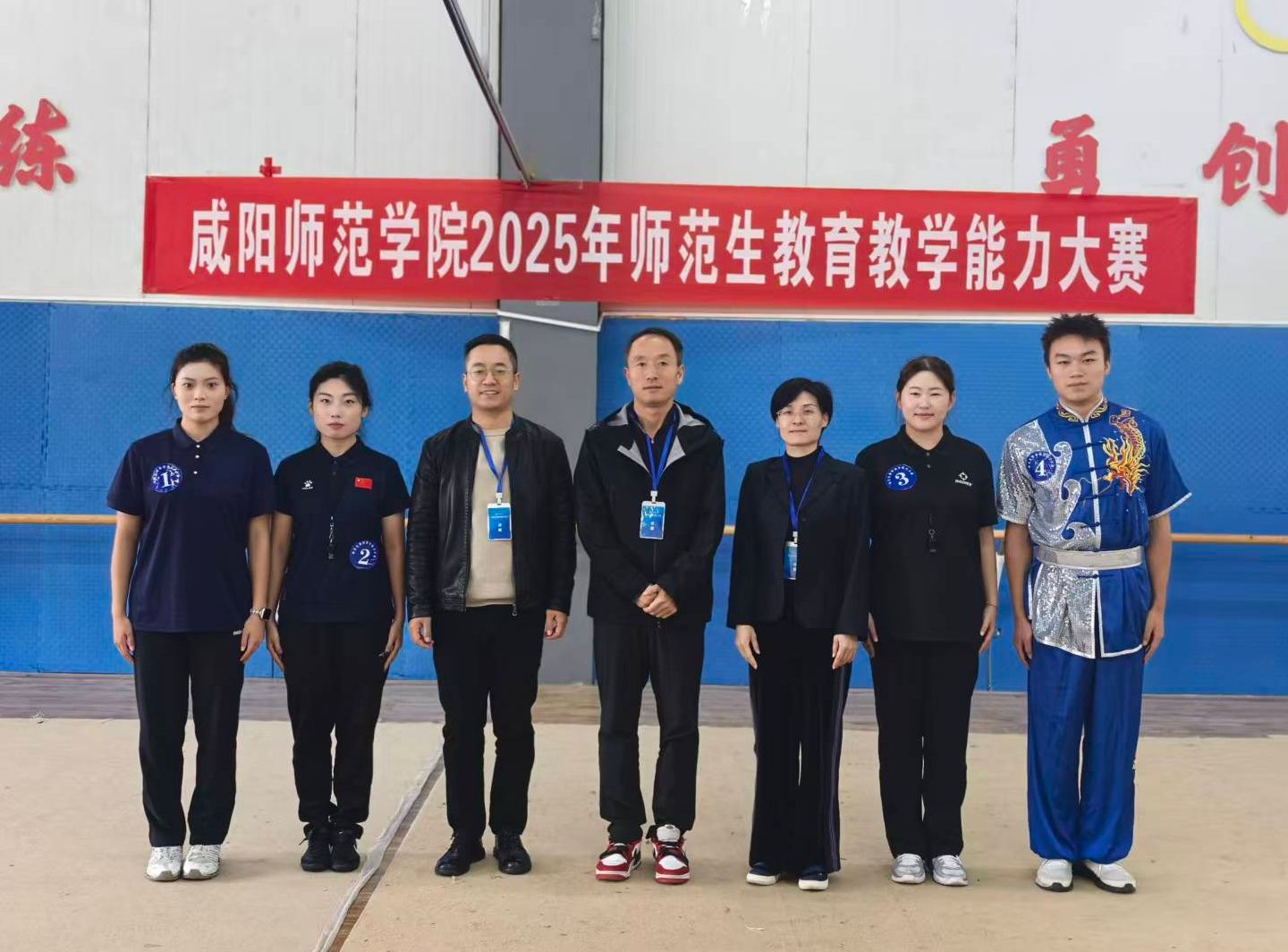 我院学生参加学校2...